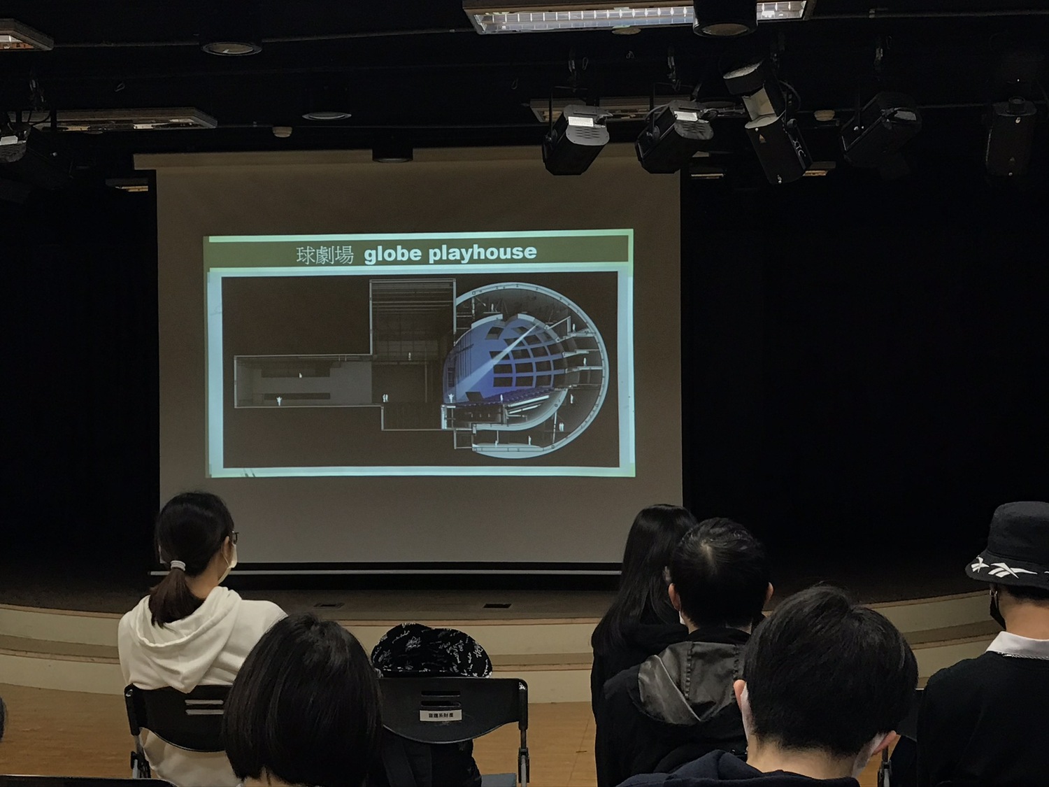 110-1-20211229黃聖凱-認識劇場-3